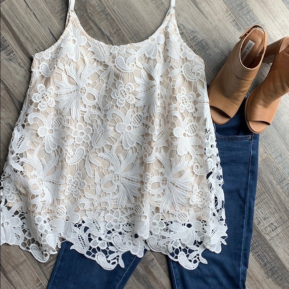 CAbi Tops - Cabi Le Lace NWOT